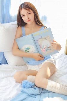 扒开她的黑森林让我添